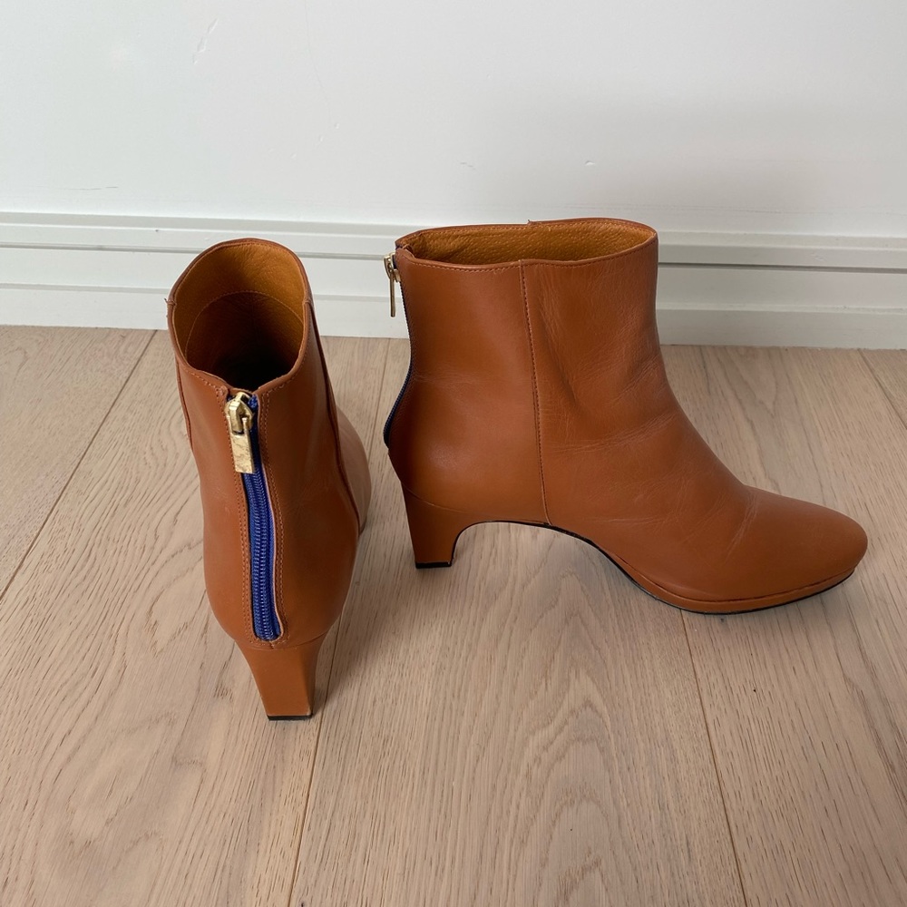 Dr.Liza Caramelo Boots size 8.5